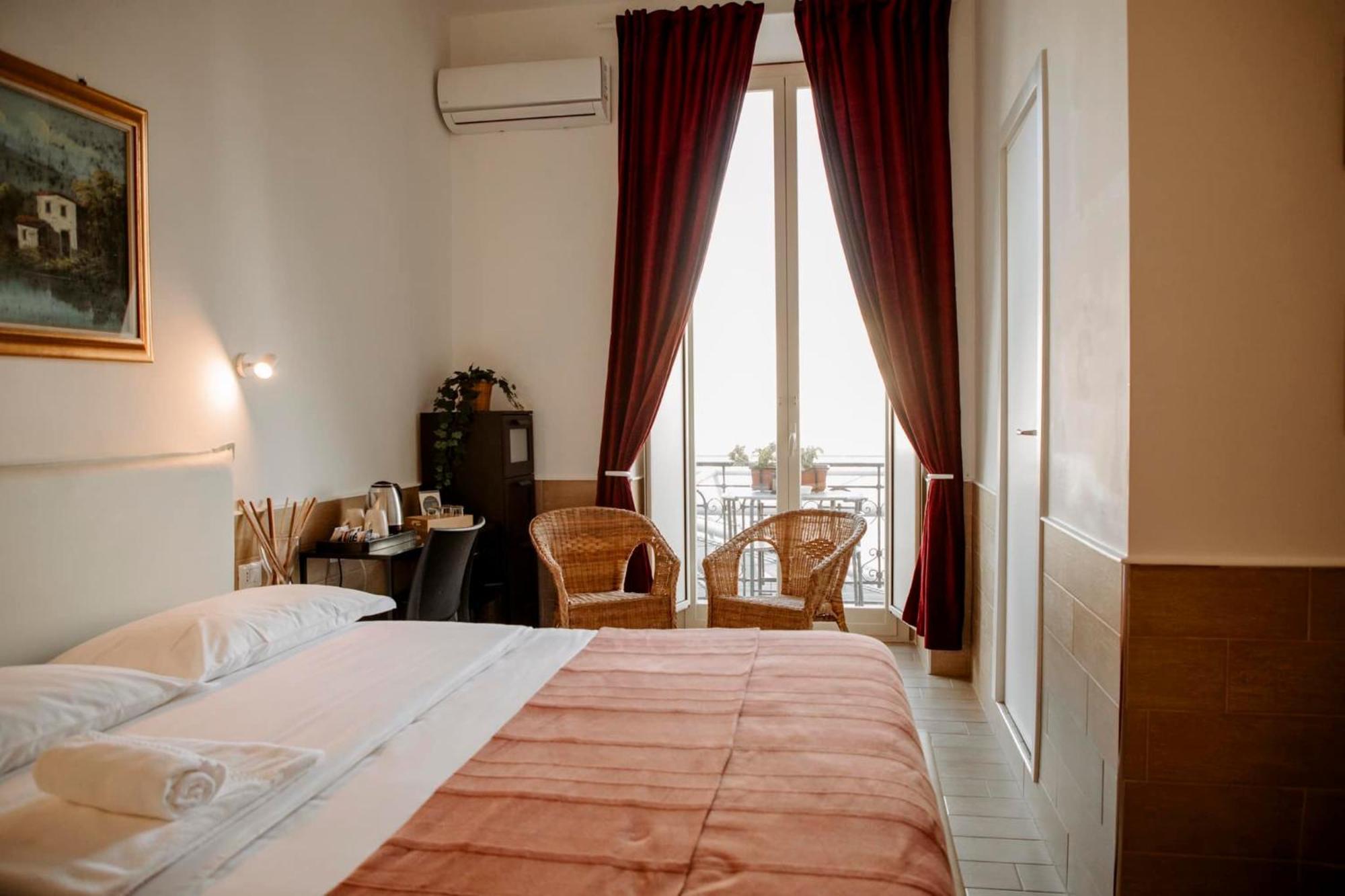 H22 Hotel Naples Luaran gambar