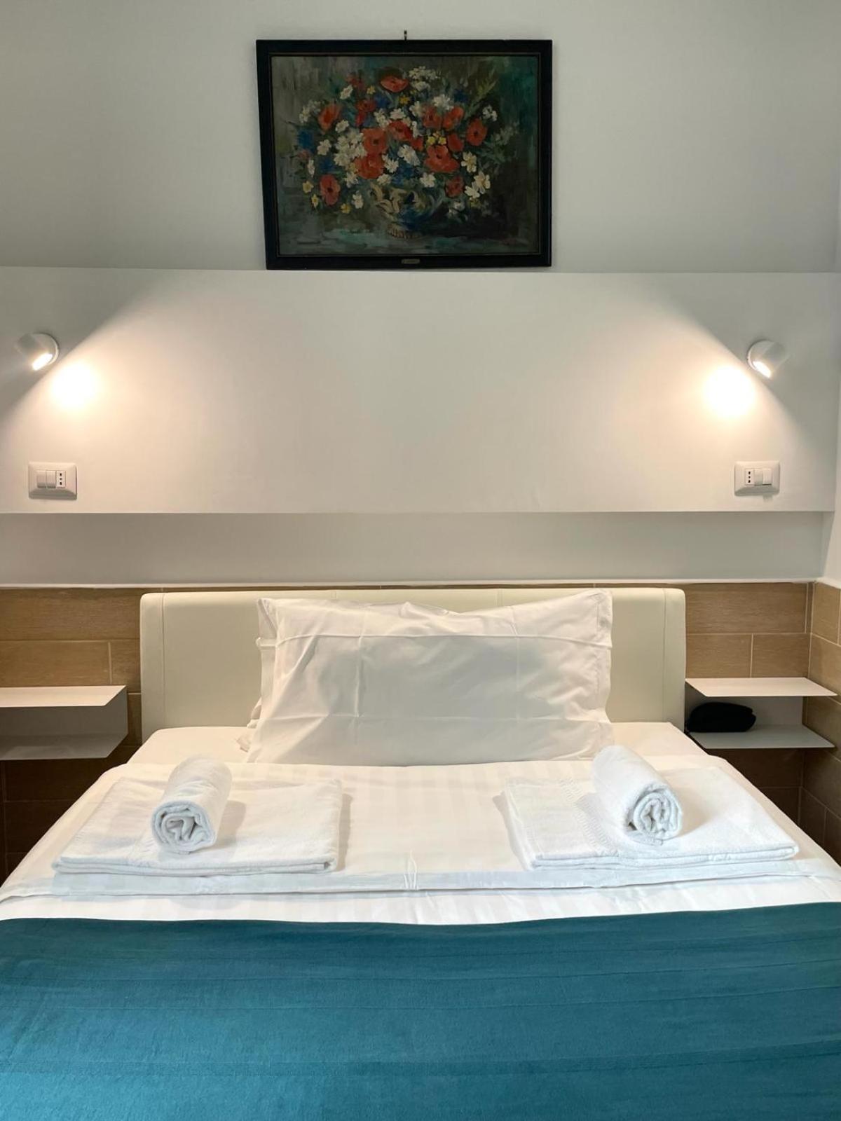 H22 Hotel Naples Luaran gambar