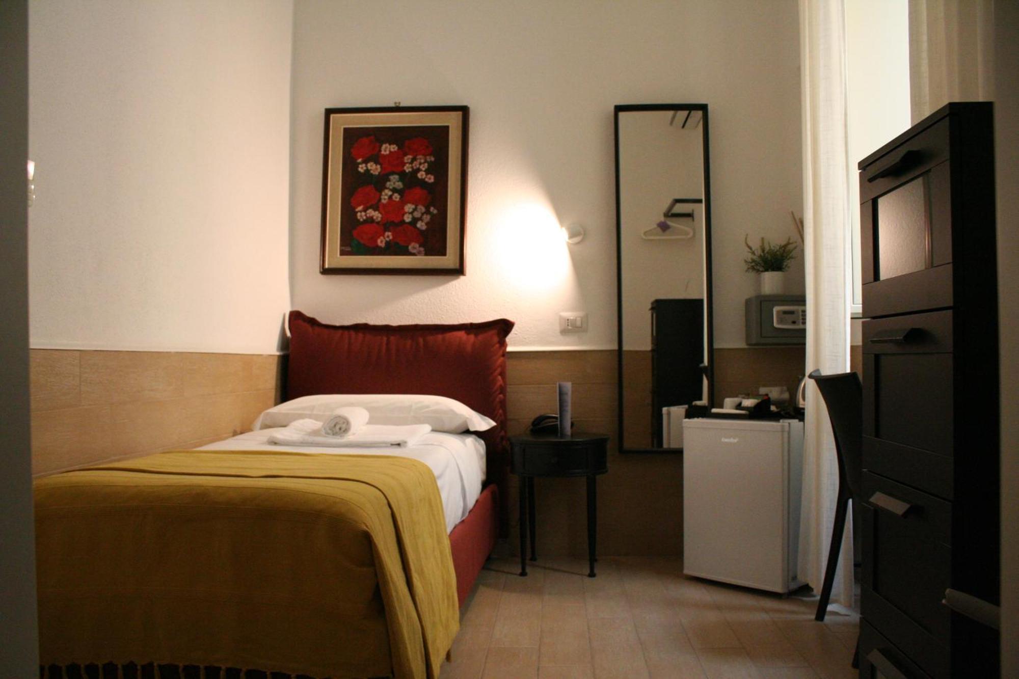 H22 Hotel Naples Luaran gambar