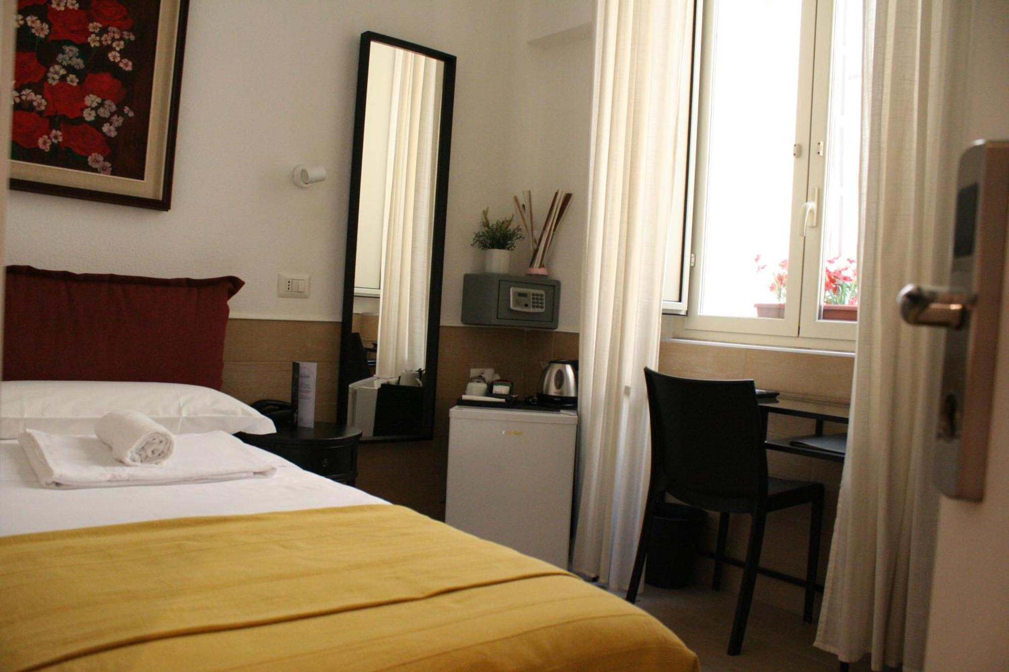 H22 Hotel Naples Luaran gambar