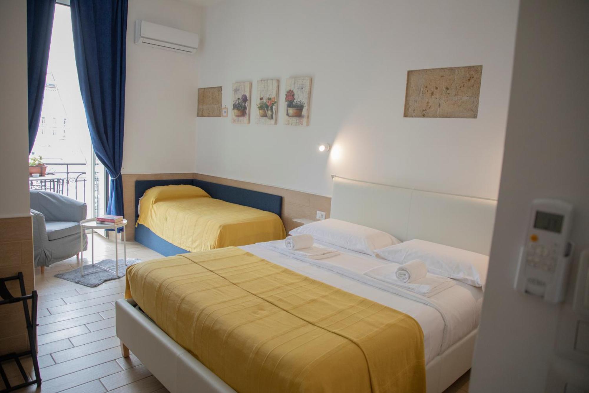 H22 Hotel Naples Luaran gambar