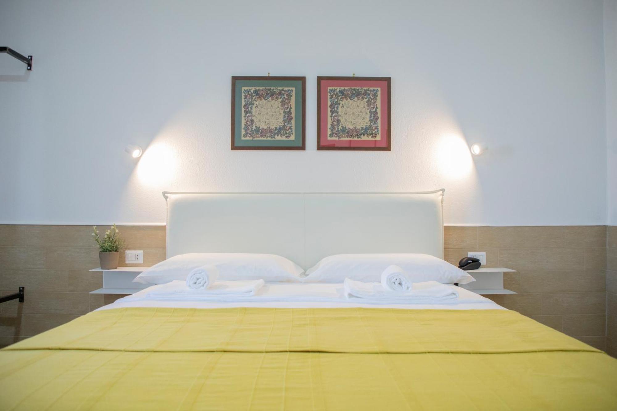 H22 Hotel Naples Luaran gambar